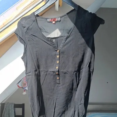 T-shirt cache cache taille 34 